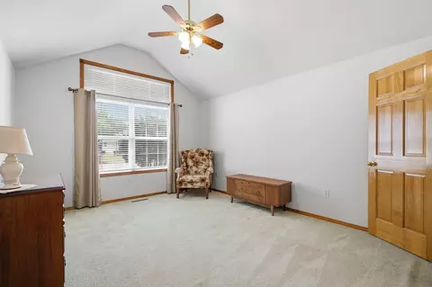 Bedroom - 1611 E Barnes St, Ozark, MO 65721 photo 4 of 5