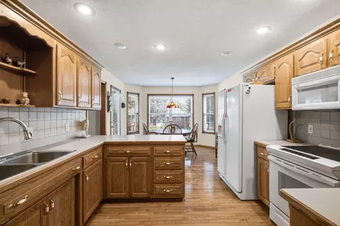 Kitchen - 1611 E Barnes St, Ozark, MO 65721 photo 1 of 4