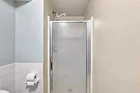Bath - 4544 S Holland Ave, Springfield, MO 65810 photo 7 of 7