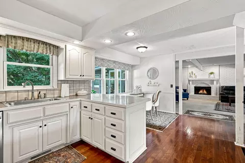 Kitchen - 4544 S Holland Ave, Springfield, MO 65810 photo 4 of 6