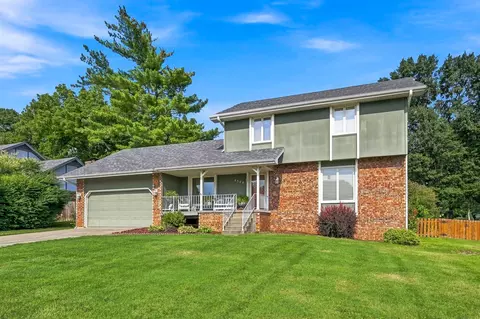 Exterior - 4544 S Holland Ave, Springfield, MO 65810 photo 2 of 17