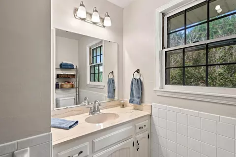Bath - 4544 S Holland Ave, Springfield, MO 65810 photo 2 of 7