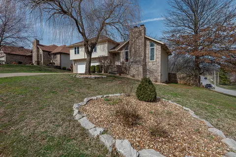 Exterior - 1957 W Nottingham St, Springfield, MO 65810 photo 4 of 10