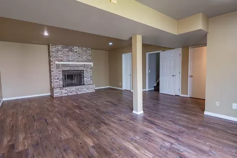 Living - 1957 W Nottingham St, Springfield, MO 65810 photo 7 of 8