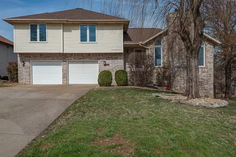 Exterior - 1957 W Nottingham St, Springfield, MO 65810 photo 2 of 10