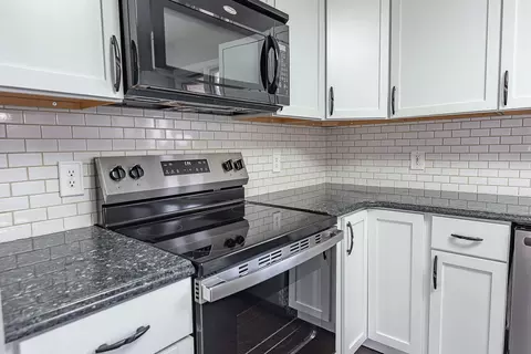 Kitchen - 1957 W Nottingham St, Springfield, MO 65810 photo 3 of 3
