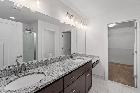 Bath - 1363 S Strasbourg Ave, Springfield, MO 65802 photo 3 of 5