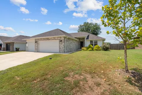 Exterior - 1363 S Strasbourg Ave, Springfield, MO 65802 photo 3 of 9