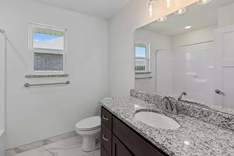 Bath - 1363 S Strasbourg Ave, Springfield, MO 65802 photo 4 of 5