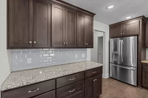 Kitchen - 1363 S Strasbourg Ave, Springfield, MO 65802 photo 4 of 4