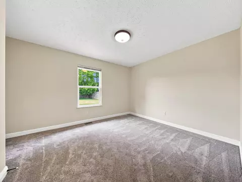 Bedroom - 405 E Whitethorn Dr, Republic, MO 65738 photo 5 of 6