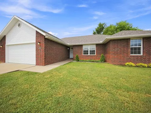 Exterior - 405 E Whitethorn Dr, Republic, MO 65738 photo 3 of 4