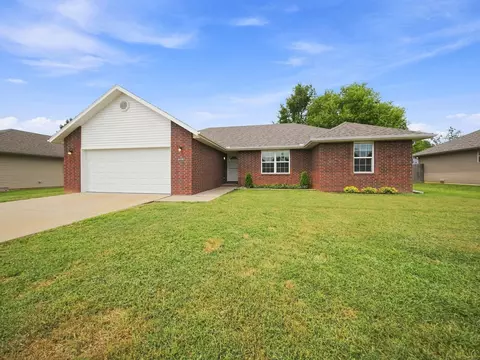 Exterior - 405 E Whitethorn Dr, Republic, MO 65738 photo 2 of 4