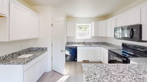 Kitchen - 124 E Sunset Cove Ln, Branson, MO 65616 photo 1 of 3