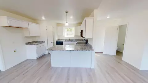 Kitchen - 124 E Sunset Cove Ln, Branson, MO 65616 photo 3 of 3