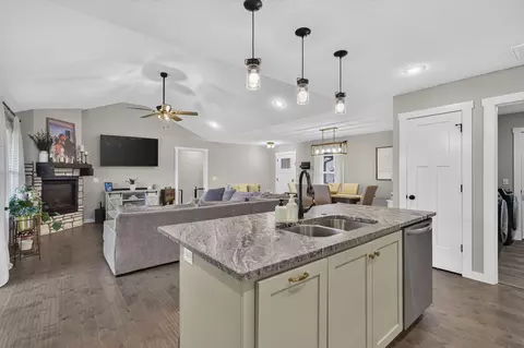 Entry Way - 4247 Tuscany Cir, Ozark, MO 65721 photo 1 of 2