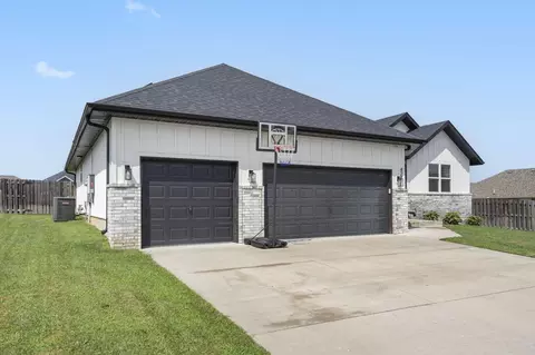 Exterior - 4247 Tuscany Cir, Ozark, MO 65721 photo 2 of 10