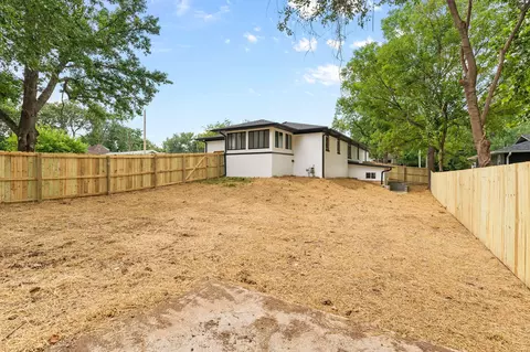 Exterior - 953 W Kerr St, Springfield, MO 65803 photo 10 of 10