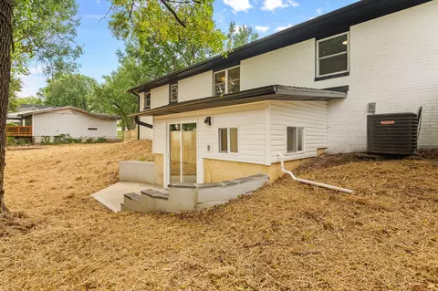 Exterior - 953 W Kerr St, Springfield, MO 65803 photo 9 of 10