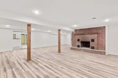 Living - 953 W Kerr St, Springfield, MO 65803 photo 3 of 4