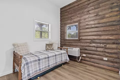 Bedroom - 557 S Deer Run St, Shell Knob, MO 65747 photo 4 of 5