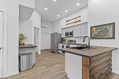 Kitchen - 557 S Deer Run St, Shell Knob, MO 65747 photo 1 of 4