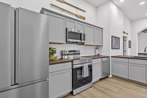 Kitchen - 557 S Deer Run St, Shell Knob, MO 65747 photo 4 of 4