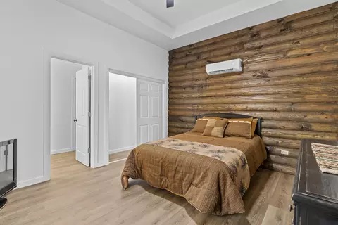 Bedroom - 557 S Deer Run St, Shell Knob, MO 65747 photo 1 of 5