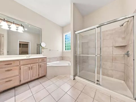 Bath - 3411 E Anne St, Ozark, MO 65721 photo 3 of 6