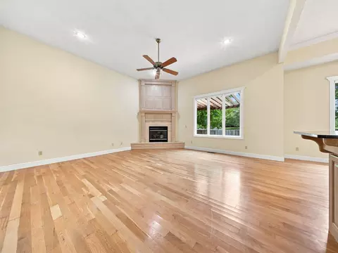 Living - 3411 E Anne St, Ozark, MO 65721 photo 9 of 12