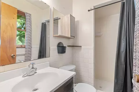 Bath - 2648 E Grand St, Springfield, MO 65804 photo 2 of 2