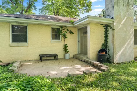 Exterior - 2648 E Grand St, Springfield, MO 65804 photo 5 of 8