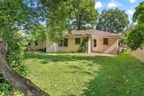 Exterior - 2648 E Grand St, Springfield, MO 65804 photo 7 of 8