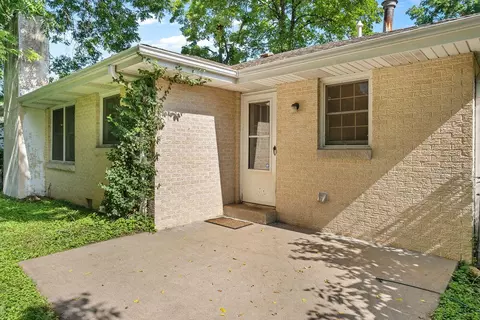Exterior - 2648 E Grand St, Springfield, MO 65804 photo 4 of 8