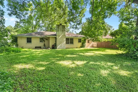Exterior - 2648 E Grand St, Springfield, MO 65804 photo 6 of 8