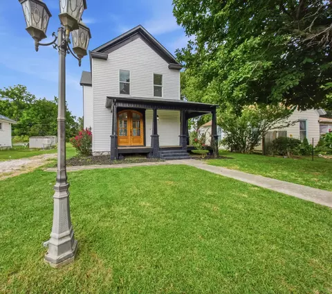 Exterior - 1139 W Lynn St, Springfield, MO 65802 photo 8 of 15