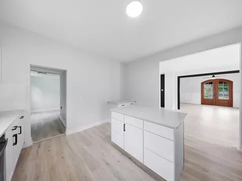 Kitchen - 1139 W Lynn St, Springfield, MO 65802 photo 1 of 6