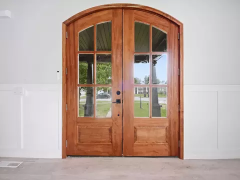 Entry Way - 1139 W Lynn St, Springfield, MO 65802 photo 1 of 3