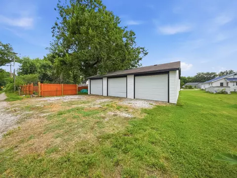 Exterior - 1139 W Lynn St, Springfield, MO 65802 photo 15 of 15