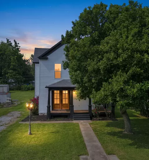Exterior - 1139 W Lynn St, Springfield, MO 65802 photo 3 of 15