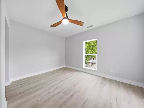 Bedroom - 1139 W Lynn St, Springfield, MO 65802 photo 5 of 12
