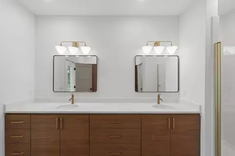 Bath - 27671 Drifters Blvd, Eagle Rock, MO 65641 photo 1 of 6