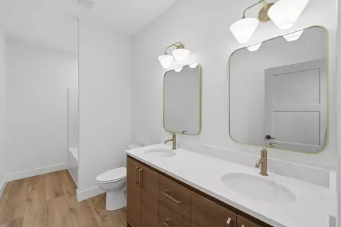 Bath - 27671 Drifters Blvd, Eagle Rock, MO 65641 photo 4 of 6