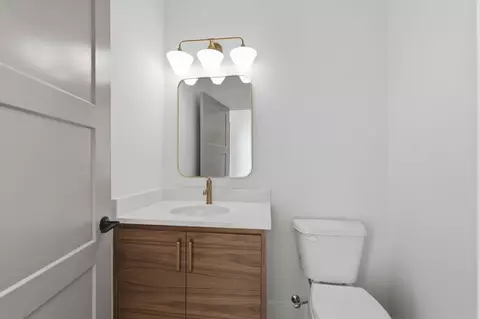 Bath - 27671 Drifters Blvd, Eagle Rock, MO 65641 photo 5 of 6