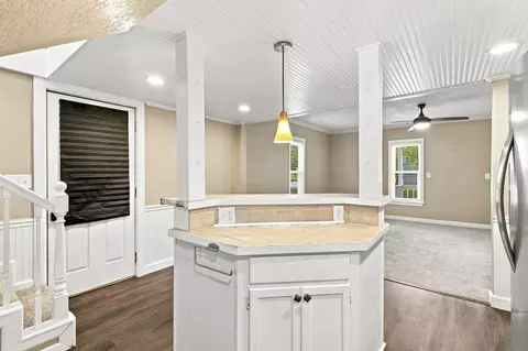 Entry Way - 645 N Walnut Ave, Republic, MO 65738 photo 2 of 4