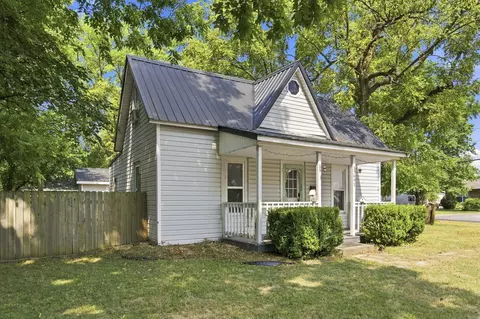 Exterior - 645 N Walnut Ave, Republic, MO 65738 photo 3 of 10
