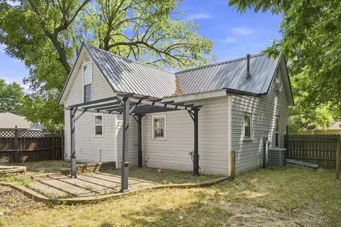 Exterior - 645 N Walnut Ave, Republic, MO 65738 photo 6 of 10