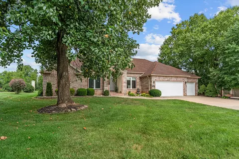 Exterior - 3725 E Cromwell Ln, Springfield, MO 65802 photo 3 of 11