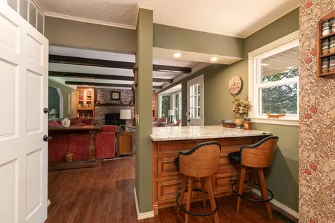 Kitchen - 2926 S Versailles Ave, Springfield, MO 65804 photo 5 of 7