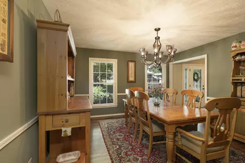 Dining - 2926 S Versailles Ave, Springfield, MO 65804 photo 1 of 1
